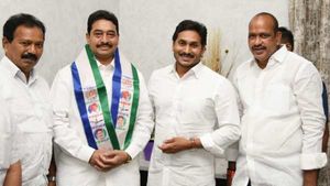  వైసీపీలోకి టీడీపీ సీనియర్ నేత : జగన్ సమక్షంలో పార్టీలో చేరిక..!!