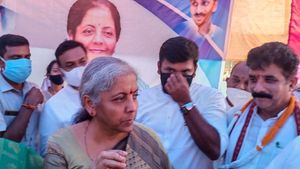 ఏ అన్న ఫొటో ఉన్నా లేకున్నా.. మోడీ ఫొటో మాత్రం ఉండాలి: నిర్మలా సీతారామన్ హాట్ కామెంట్స్