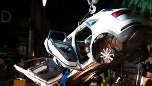Audi Q3:ఖాళీ రోడ్డు..రాకెట్ స్పీడ్: స్ట్రీట్ లైట్స్‌కు ఢీ: ఎమ్మెల్యే కొడుకు-కోడలు సహా 7 మంది మృతి