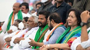 Huzurabad: అభ్యర్థి ప్రకటనపై కాంగ్రెస్‌లో భిన్న స్వరాలు-కనిపించని రేవంత్ దూకుడు-అసలేం జరుగుతోంది..?