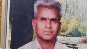 తాత శవం ఫ్రిజ్ లో పెట్టిన మనవడు, చెప్పింది విని అవాక్కైన పోలీసులు ; వరంగల్ లో షాకింగ్ ఘటన