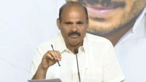 బాబుకు మతి భ్రమించింది.. అందుకే ఇలా.. పార్థసారథి విసుర్లు