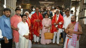 Tirupati: దేశం, ప్రజలు క్షేమంగా ఉండాలి, లోక్ షభ స్పీకర్ ఓం బిర్లా, స్పీకర్ వెంట విజయసాయి రెడ్డి, వైవీ ! 