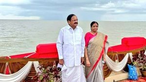Hampi: భారీ బందోబస్తుతో కర్ణాటక చేరుకున్న వెంకయ్యనాయుడు, ఆర్మీ హెలికాప్టర్, తుంగభద్రా, హంపీలో ! 