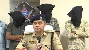  సింథటిక్ డ్రగ్స్ కలకలం: ముగ్గురు బీటెక్ విద్యార్థుల అరెస్ట్