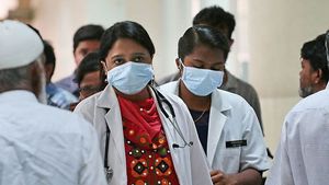 ఏపీలో మళ్లీ పెరిగిన కరోనా కేసులు: 15 మంది మృతి