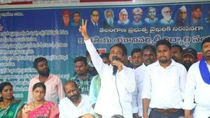 ఎన్నడూ ఆ పనిచేయని కేసీఆర్ దళితుల ఓట్ల కోసమే అలా... రాష్ట్రం ఎంత దౌర్భాగ్య స్థితిలో ఉందంటే : ఈటల రాజేందర్ 
