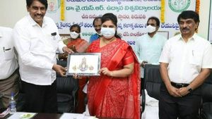 TTD: శ్రీవారి పూలతో చిత్రపటాలు, మనం తయారు చెయ్యడం పూర్వజన్మ సుకృతం, సధా భార్గవి ! 