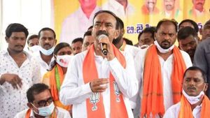 30 తర్వాత జరిగేది అదే: టీఆర్ఎస్‌కు ఈటల రాజేందర్ హెచ్చరిక, ఫాంహౌస్ ముట్టడి, బీజేపీకే ఓటు