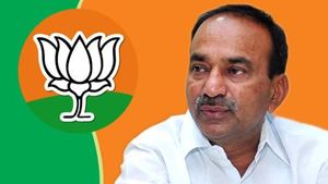  హుజూరాబాద్ ఉపఎన్నికపై టీఆర్ఎస్ ఖర్చు 500 కోట్లు, చరిత్ర తిరగరాశారు: ఈటల రాజేందర్