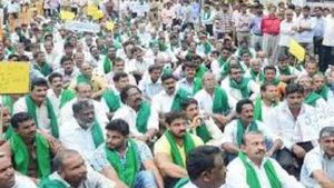 జగన్ ప్రభుత్వానికి సవాల్ గా : అమరావతికి మద్దతు - 45 రోజుల మహా పాదయాత్ర : తుళ్లూరు టు తిరుమల..!!