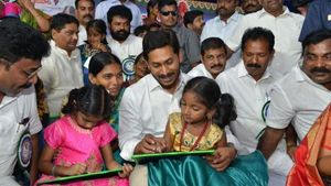 ఇక 75 శాతం హాజరు తప్పనిసరి.. అలా అయితేనే ఆ స్కీం: ఏపీ సర్కార్