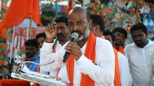 నెక్ట్స్ టార్గెట్ హరీశ్ రావే.. బండి సంజయ్ సంచలన కామెంట్స్