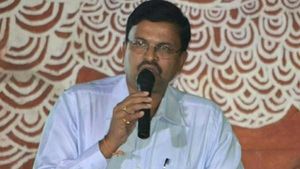  స్టీల్ ప్లాంట్ కోసం విశాఖలో పవన్ కళ్యాణ్  సభ; ఆసక్తికర ట్వీట్ చేసిన సీబీఐ మాజీ జేడీ లక్ష్మీ నారాయణ