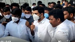 టీడీపీ ఆఫీసు వద్ద మళ్లీ ఉద్రిక్తత-గాయపడ్డ కార్యకర్తల అంబులెన్స్ అడ్డగింత-విడిపించిన లోకేష్