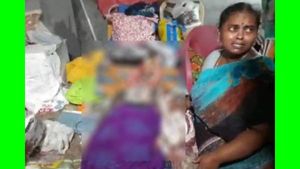 Sisters: ఇంట్లో వారం నుంచి తల్లి శవం ముందు చేతిలో బైబిల్ పెట్టుకుని ప్రార్థనలు చేస్తున్న కూతుర్లు ! 