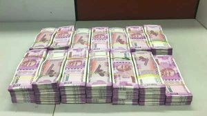 రూ.55 లక్షలు మిస్సింగ్.. ఎదురింటి వారిపై అనుమానం.. అక్కడ ఎవరు ఉంటారంటే..