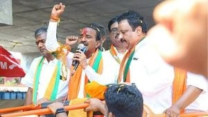  హుజూరాబాద్‌లో దసరా మొత్తం టీఆర్ఎస్‌దేనట: ఈటల రాజేందర్, రఘునందన్ రావు సంచలనం