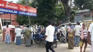 Illegal affair: ఒకే ఆంటీతో ఫ్రెండ్స్ వన్స్ మోర్, బర్త్ డే పార్టీలో నేరుజారి ?, కట్ చేసి రోడ్డు మీద ! 