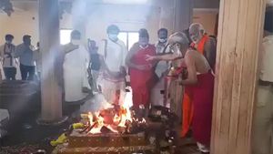 ముగిసిన బెజవాడ దుర్గమ్మ దసరా శరన్నవరాత్రి మహోత్సవాలు-పూర్ణాహుతి పూర్తి