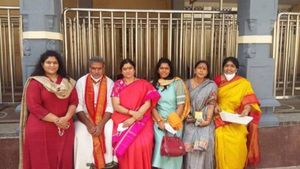 మూలానక్షత్రం రోజు సరస్వతీదేవిగా బెజవాడ దుర్గమ్మ-కేశినేనికి పోలీసుల బ్రేక్-ఇవాళ జగన్ దర్శనం