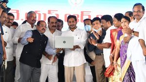  వైఎస్సార్ ఆసరా రెండో విడత ప్రారంభం-జనాదరణ మరువలేను- జగన్ కీలక వ్యాఖ్యలు