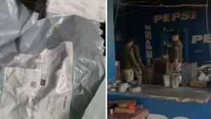 అమెజాన్ ద్వారా విశాఖ గంజాయి స్మగ్లింగ్; నలుగురు అరెస్ట్, అమెజాన్ స్టిక్కర్లు, ప్యాకేజ్ మెటీరియల్ సీజ్!!