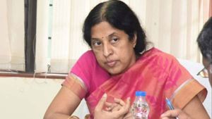  ఐఏఎస్ శ్రీలక్ష్మి కి సుప్రీంలోనూ చుక్కెదురు : పిటీషన్ కొట్టివేత - విచారణ కంటిన్యూ..వాట్ నెక్స్ట్..!!