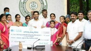  విద్యాదీవెన డబ్బులు విడుదల: తల్లుల ఖాతాల్లో రూ.686 కోట్లు: 10 రోజుల్లో ఫీజు: వైఎస్ జగన్