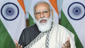 ఏపీ ప్రజలు పట్టుదలకు మారు పేరు- తెలుగులో ప్రధాని శుభాకాంక్షలు : గవర్నర్ - సీఎం సైతం...!!