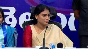 నూలు.. రసాయనాలు సబ్సిడీ.. నేతన్నలకు వైఎస్ షర్మిల భరోసా