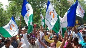 వైసీపీ ఎమ్మెల్సీ అభ్యర్ధుల ప్రకటన: రెడ్డి..కమ్మ..కాపు వర్గాలకు రెండు చొప్పున : 11 మంది లిస్టు ఇదే...!!