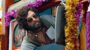 మెగా కాంపౌండ్ వర్సెస్ నందమూరి: సినిమా హాళ్ల వద్ద ఉద్రిక్తత: హిందూపురంలో రాళ్లు రువ్విన ఫ్యాన్స్