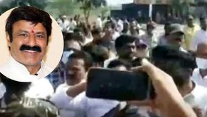 హిందూపురంలో హైటెన్షన్: బాలకృష్ట ఇంటిని ముట్టడించిన వైసీపీ: అడ్డుకున్న టీడీపీ