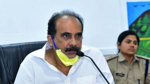 మళ్ళీ అసెంబ్లీలో మూడు రాజధానుల బిల్లులు ... ఎప్పుడో క్లారిటీ ఇచ్చిన మంత్రి బాలినేని 