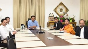  ఐటీ హబ్ గా వరంగల్: కొత్తగా ఓరుగల్లుకు జెన్‌పాక్ట్; మంత్రి కేటీఆర్, వరంగల్ వాసుల హర్షం  