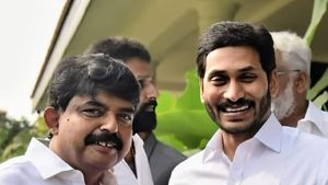 సినీ పరిశ్రమ నుంచి సీఎం కోరుకుంటుందిదే- బయట పెట్టిన మంత్రి నాని : సీఎంకూ థియేటర్లున్నాయి..!!