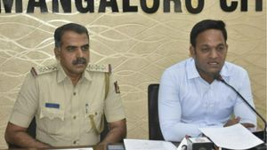 Religious: నలుగురు ఆత్మహత్య కేసులో ట్విస్ట్, మతం మారితే వేరే పెళ్లి చేస్తా, భార్య దెబ్బకు అందరూ బలి ! 