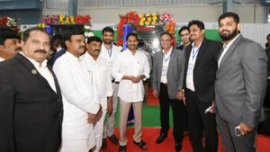 జగన్ కడప టూర్-కొప్పర్తి ఇండస్ట్రియల్ హబ్ ప్రారంభం-సెంచరీ ఫ్లై పరిశ్రమ శంఖుస్ధాపన