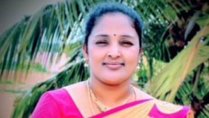 Lady: ఐటీ హబ్ లో కూతురు, అల్లుడితో ?, మూడు రోజులు నిమ్మకాయలు, దెయ్యం పట్టిందని చంపేసిన పూజారి! 