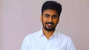 అభినయ వర్సెస్ సునీల్: తిరుపతి ఎయిర్ పోర్టు, క్వార్టర్స్‌కు నిలిచిన నీరు..