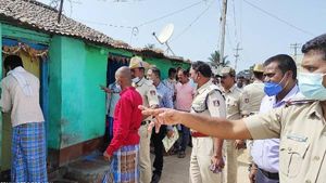 khiladi: భార్య 14 ఏళ్లు చిన్నది, అందంగా ఉందని ?, చంపేసి ఇంట్లో పూడ్చేసి పైన డబుల్ కాట్ బెడ్ ! 