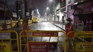  కర్ణాటక మరో కీలక నిర్ణయం: కరోనా కట్టడికి వీకెండ్ కర్ఫ్యూ ప్రకటించిన సర్కారు