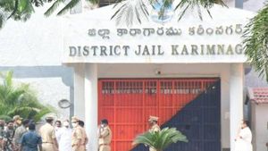  బండి సంజయ్‌కు నో బెయిల్: 14 రోజుల రిమాండ్: కోర్టులో చుక్కెదురు