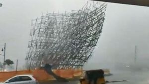 Weather: హైదరాబాద్‌తోపాటు పలు జిల్లాల్లో భారీ వర్షాలు, కుప్పకూలిన రూ. 45 లక్షల హోర్డింగ్