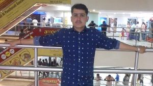 khiladi: సీఎం ఇంటి దగ్గర సెక్యూరిటీ టీమ్ పోలీసులు, పార్ట్ టైమ్ గంజాయి స్మగ్లింగ్, కేటుగాళ్లు ! 