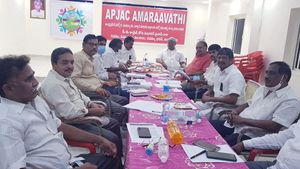 టీచర్లకు బయోమెట్రిక్ - పీఆర్సీ కమిటీకి రాజీనామాలు : ఉద్యమానికి కార్యాచరణ..!!!