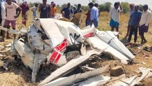 కుప్పకూలిన శిక్షణా విమానం - ఇద్దరు మృతి : నల్గొండలో కలకలం..!!