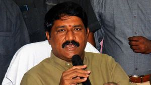 గంటా వ్యవహారంపై తాడోపేడో- రేపు రావాలని చంద్రబాబు మెసేజ్-ఏదో ఒకటి తేల్చేస్తారా ?