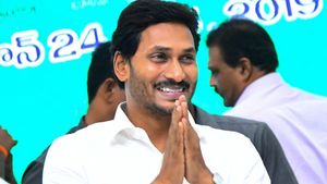 సీఎం జగన్ 2024 ఎలక్షన్ టీం రెడీ : ఆ ఇద్దరిని ఏరి కోరి కీలక స్థానాల్లో - ప్రక్షాళన షురూ..!!